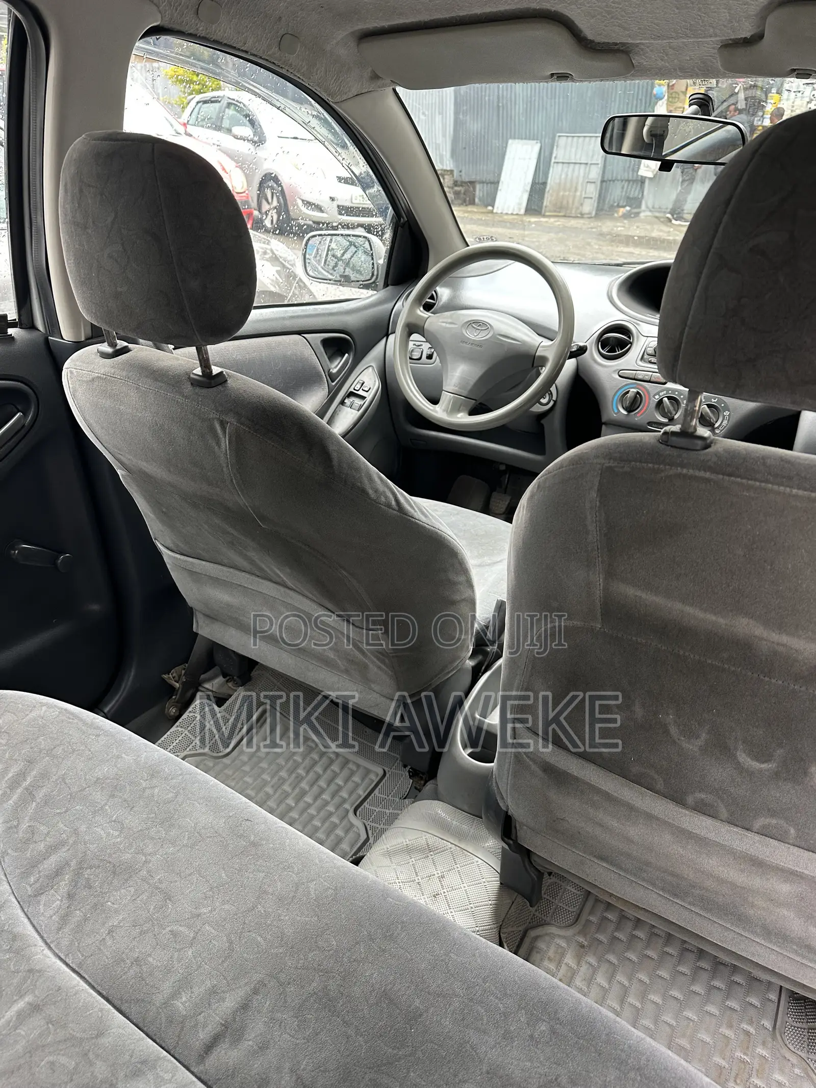 Toyota Platz 2001 Silver