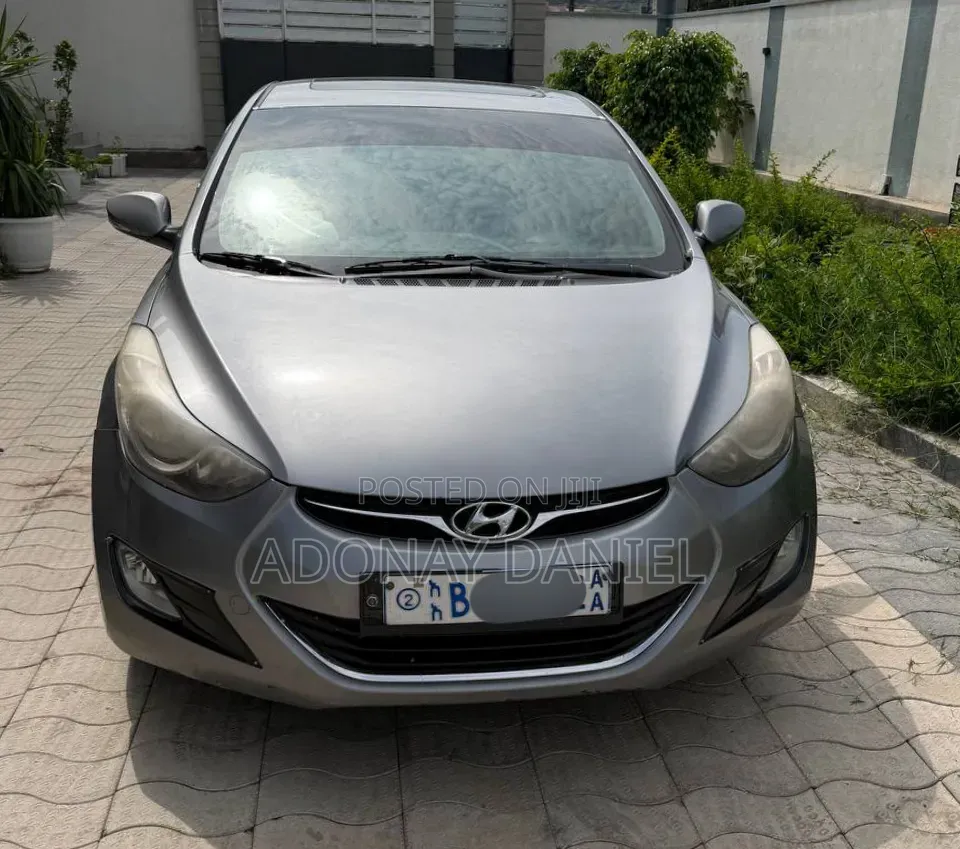 Hyundai Avante 2013 Silver