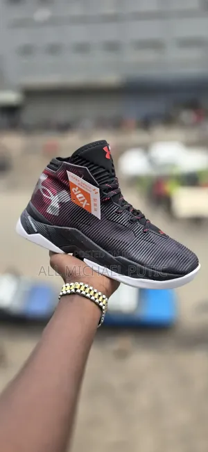 Under Armour 3D Shies