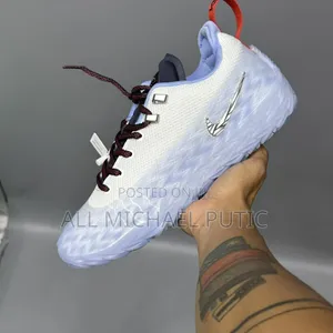 Nike S.T Charge