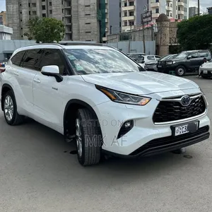 Toyota Highlander Limited AWD 2023 White