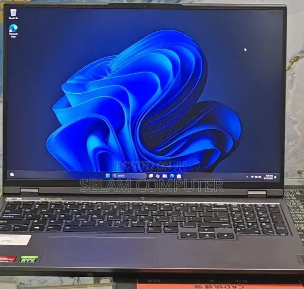 New Laptop Lenovo Legion 5 16GB AMD Ryzen 7 SSD 512GB