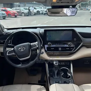 Toyota Highlander Limited AWD 2023 White