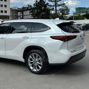 Toyota Highlander Limited AWD 2023 White