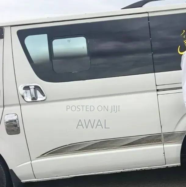 Toyota HiAce 2014 White