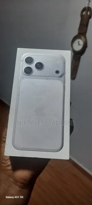 New Apple iPhone 17 Pro Max 256 GB Silver