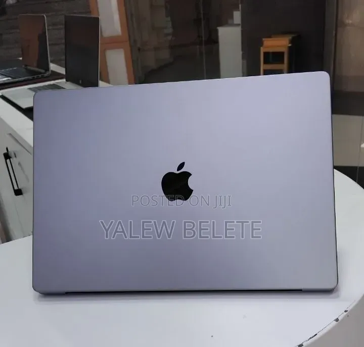 New Laptop Apple MacBook Pro 32GB Apple M1 Pro SSD 1T
