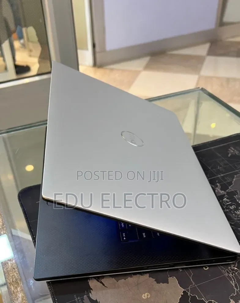 New Laptop Dell XPS 15 16GB Intel Core i7 SSD 512GB