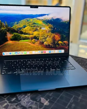 New Laptop Apple MacBook Air 2024 M3 8GB Apple M3 SSD 256GB