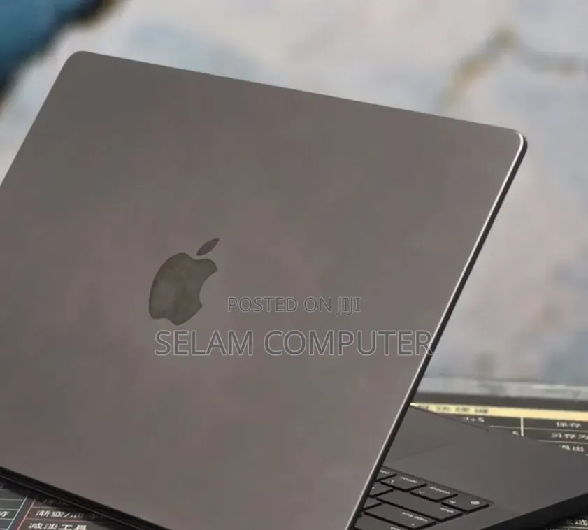 New Laptop Apple MacBook Pro 2024 M4 16GB Apple M4 SSD 512GB