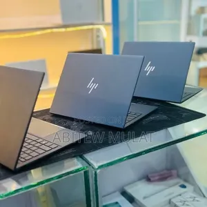 New Laptop HP Dragonfly G3 16GB Intel Core i7 SSD 512GB