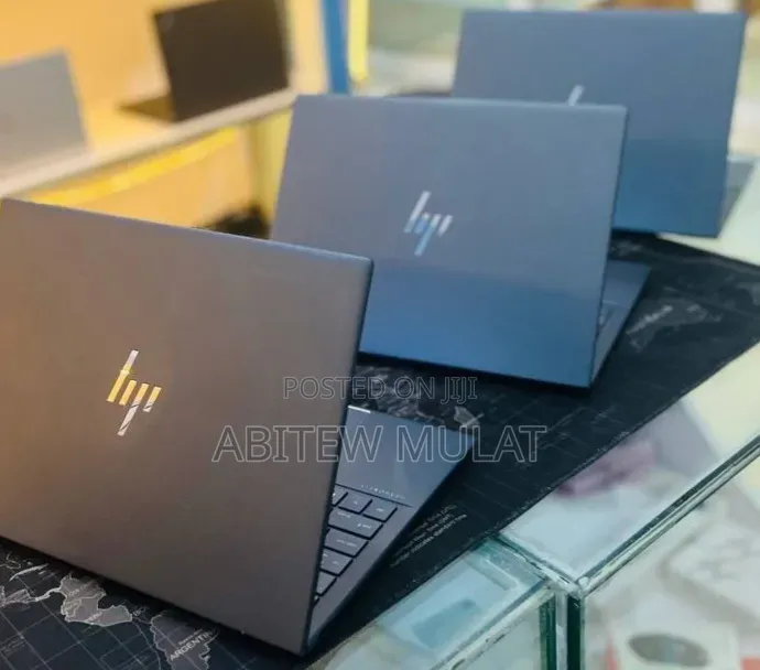 New Laptop HP Dragonfly G3 16GB Intel Core i7 SSD 512GB