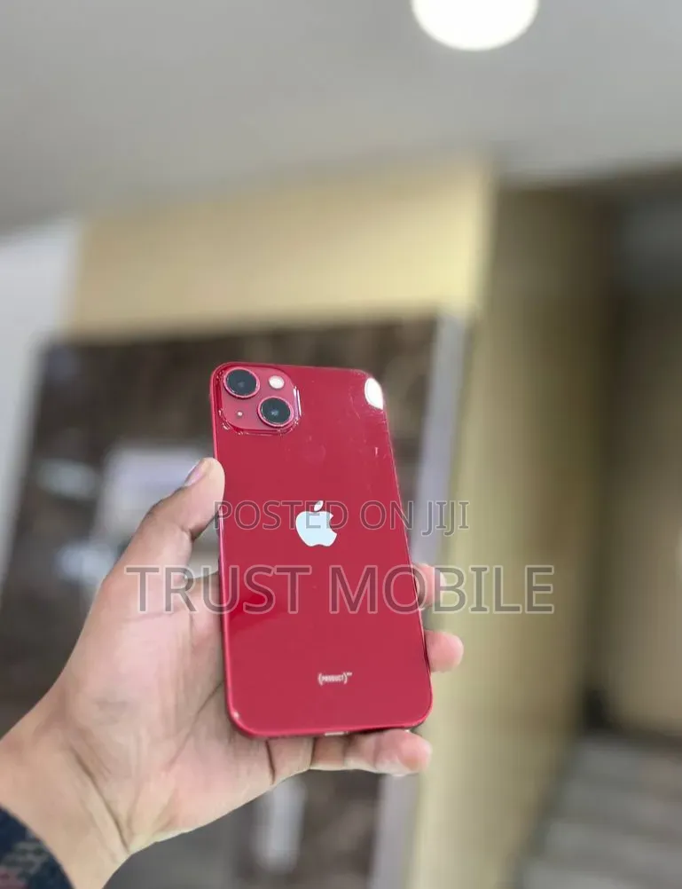 Apple iPhone 13 128 GB Red