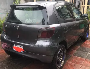 Toyota Vitz 1999 Black