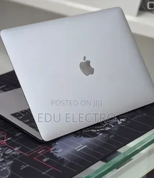 New Laptop Apple MacBook Pro 2020 M1 8GB Apple M1 Pro SSD 256GB