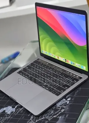 New Laptop Apple MacBook Pro 2020 M1 8GB Apple M1 Pro SSD 256GB