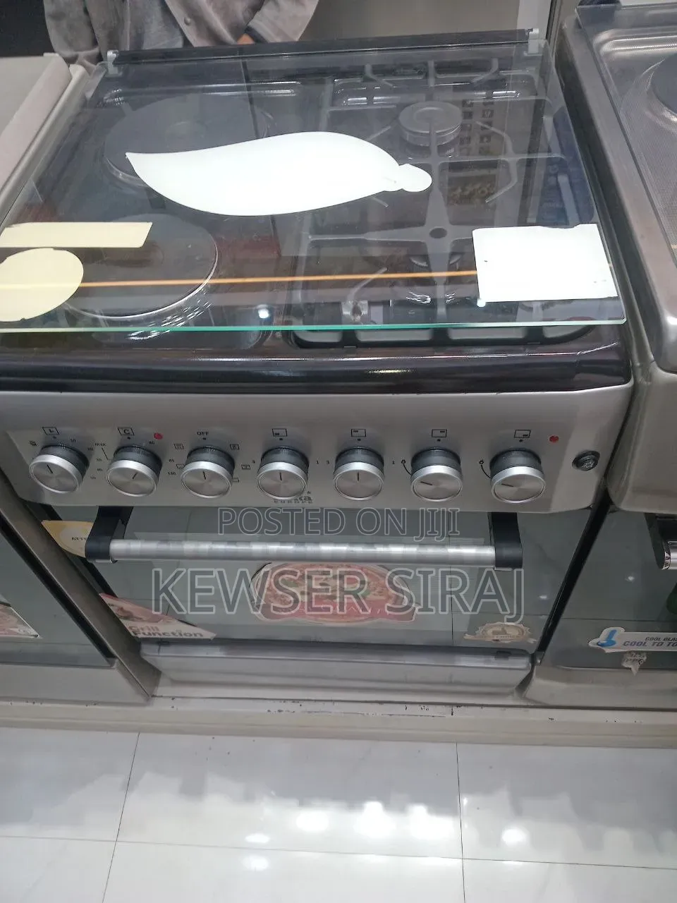 Lux Free Standing Ovne