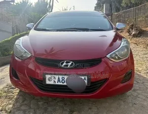 Hyundai Elantra 2012 Red