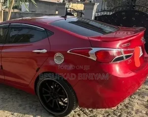 Hyundai Elantra 2012 Red