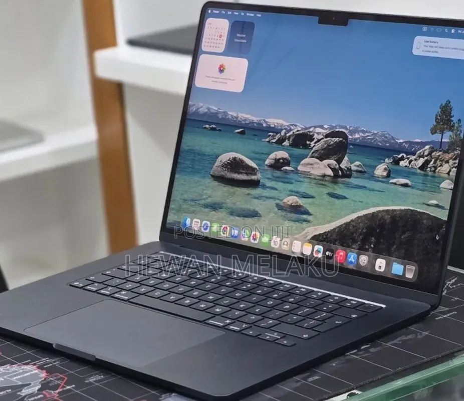 New Laptop Apple MacBook Air 2025 M4 16GB Apple M4 SSD 256GB