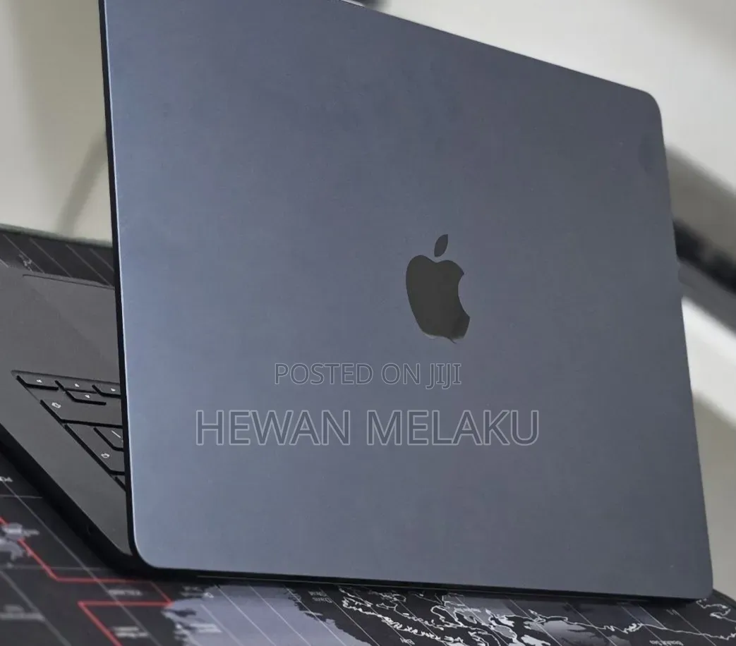 New Laptop Apple MacBook Air 2025 M4 16GB Apple M4 SSD 256GB
