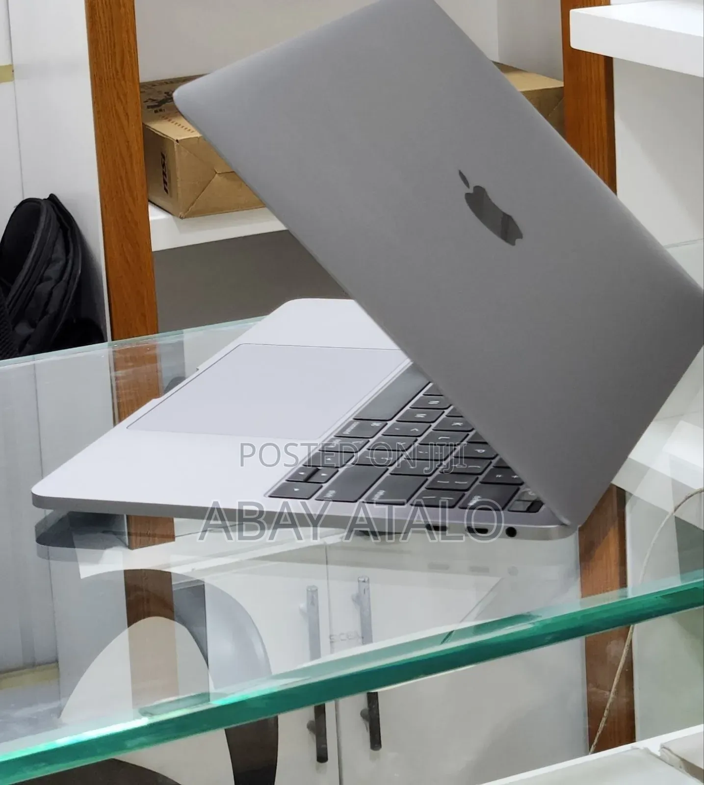 New Laptop Apple MacBook Pro 2019 16GB Intel Core i7 SSD 512GB