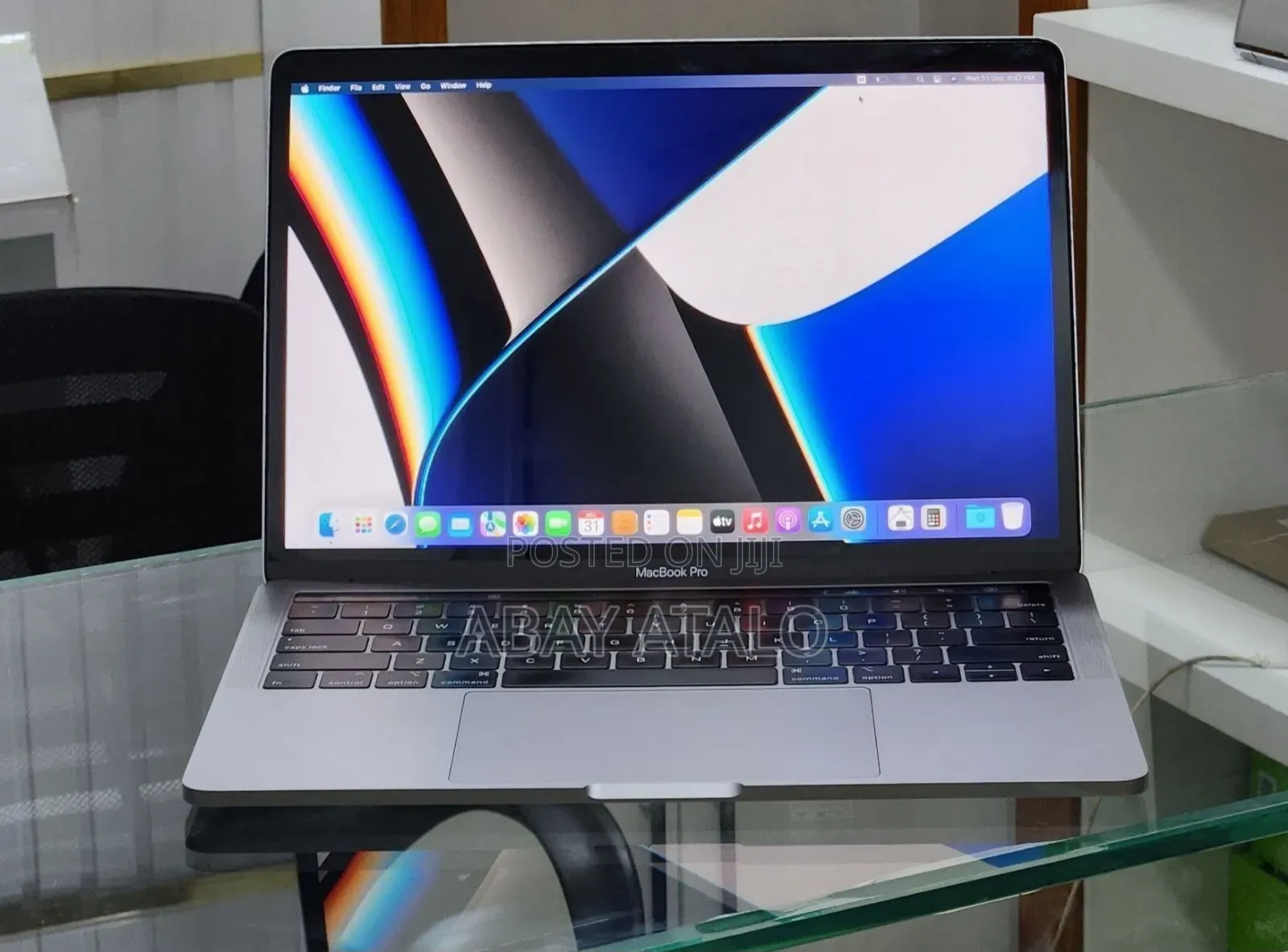 New Laptop Apple MacBook Pro 2019 16GB Intel Core i7 SSD 512GB