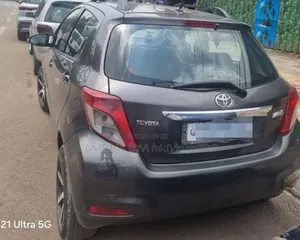Toyota Yaris 2012 Gray