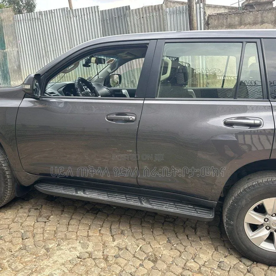 Toyota Land Cruiser Prado 2020 Maroon