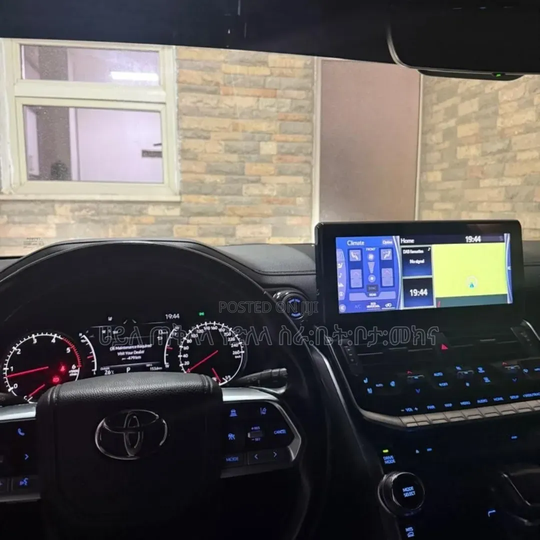 Toyota Land Cruiser 2023 Off white