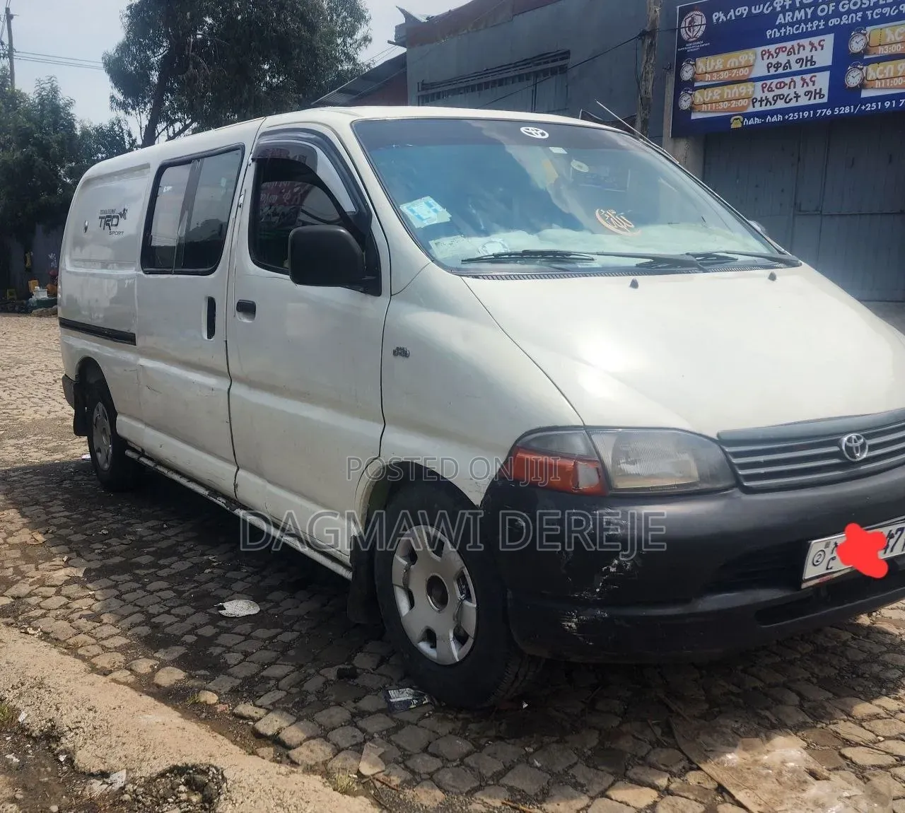 Toyota Grand HiAce 2002 White