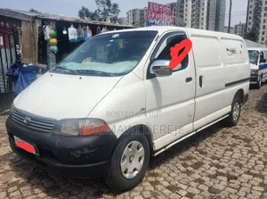Toyota Grand HiAce 2002 White