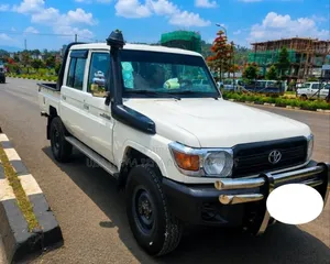 Toyota Land Cruiser 2019 Off white
