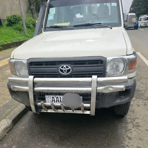 Toyota Land Cruiser 2019 Off white
