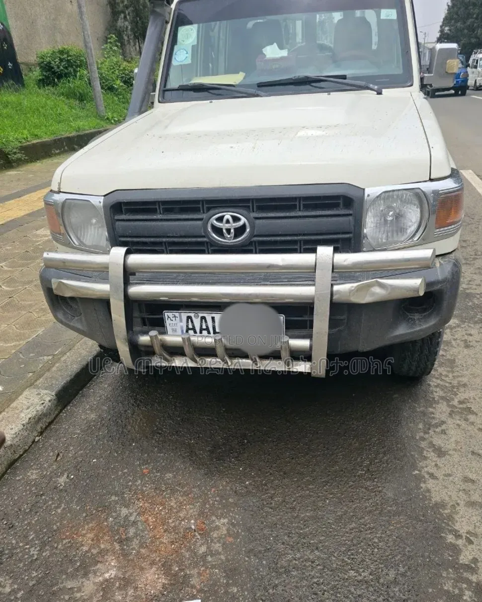 Toyota Land Cruiser 2019 Off white