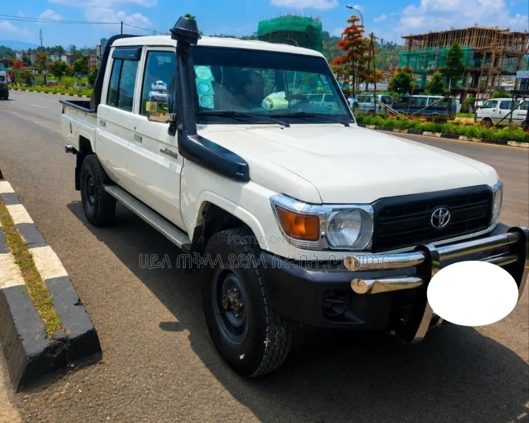 Toyota Land Cruiser 2019 Off white