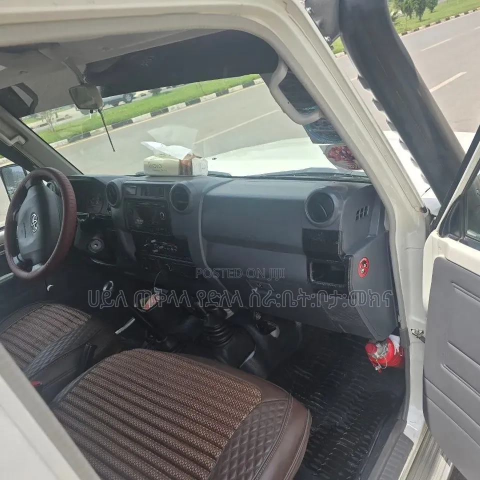 Toyota Land Cruiser 2019 Off white