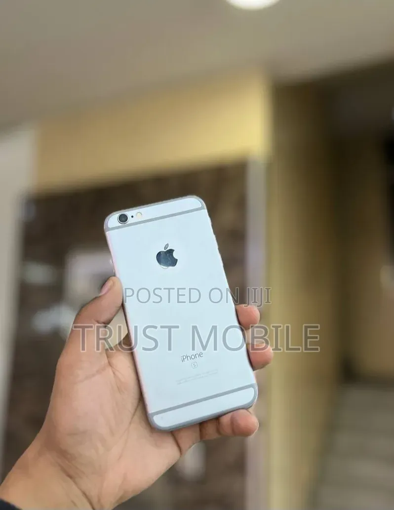 Apple iPhone 6s 32 GB Silver
