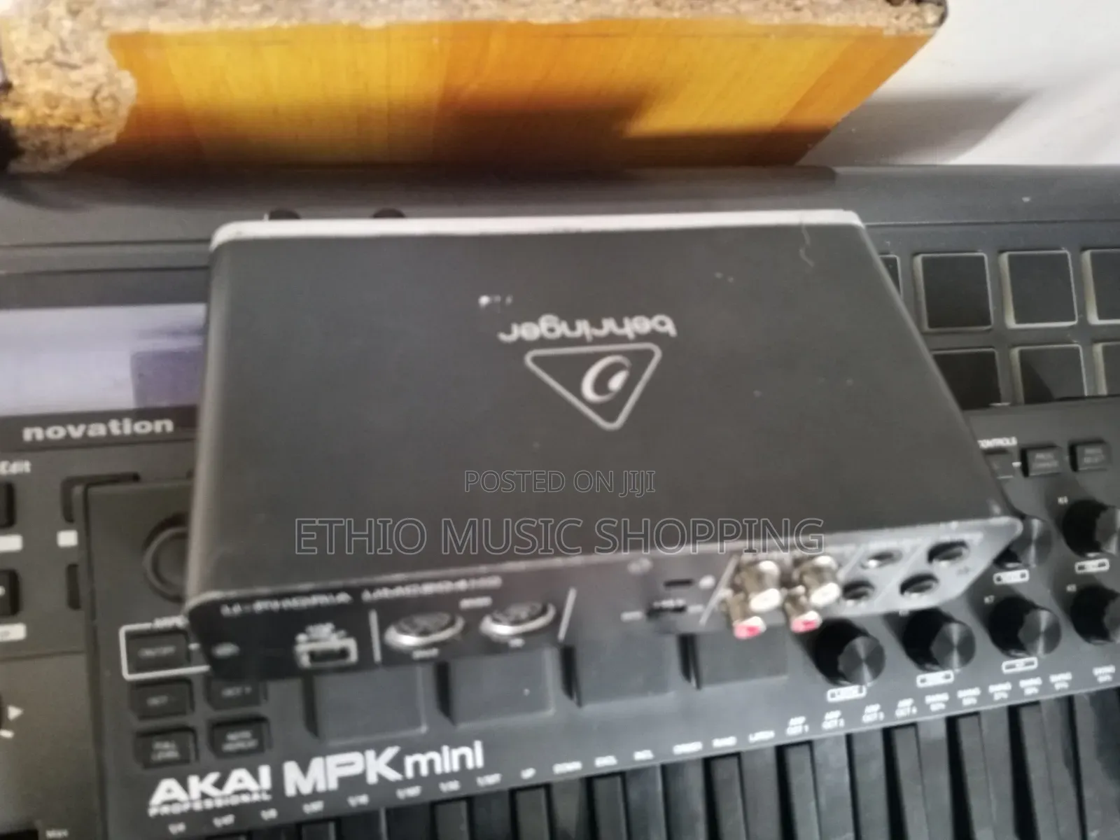 Behringer U Phoria