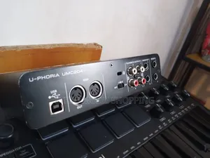 Behringer U Phoria