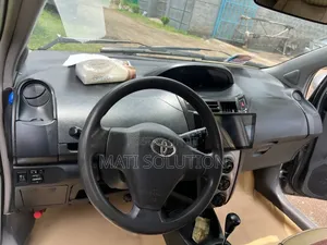 Toyota Yaris 2009 Silver