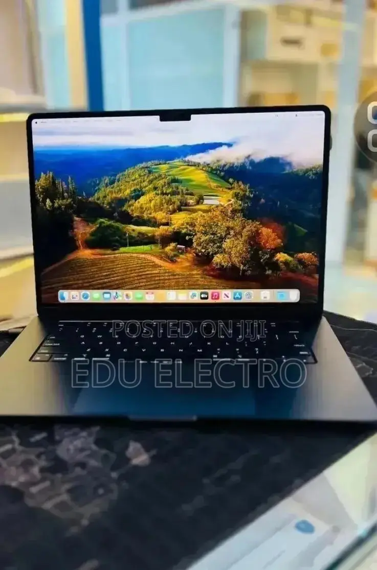 New Laptop Apple MacBook Air 2024 M3 8GB Apple M3 SSD 256GB