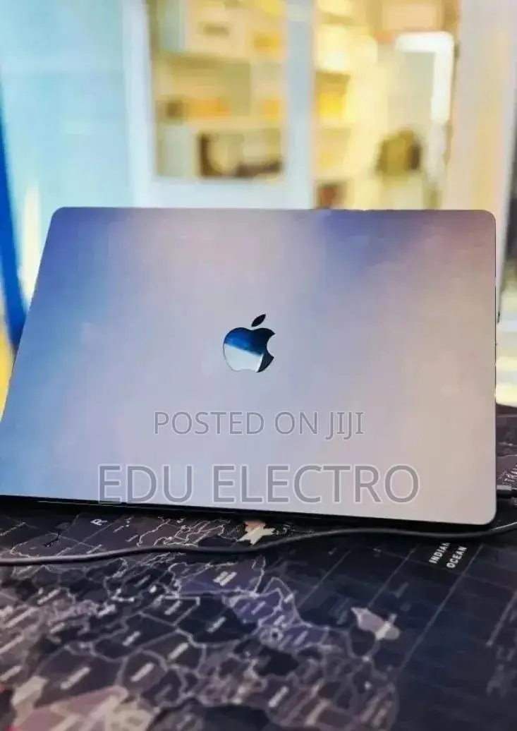 New Laptop Apple MacBook Air 2024 M3 8GB Apple M3 SSD 256GB