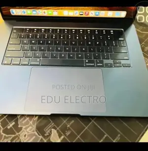 New Laptop Apple MacBook Air 2024 M3 8GB Apple M3 SSD 256GB