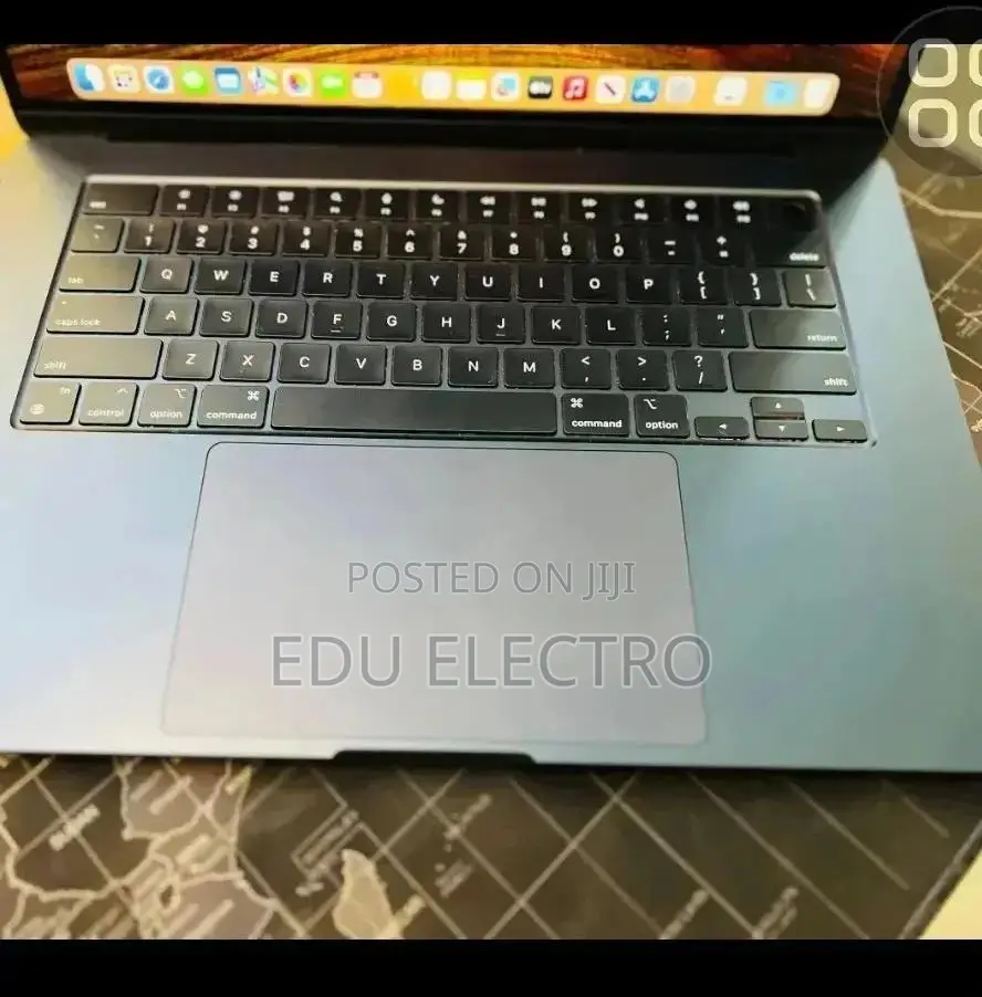 New Laptop Apple MacBook Air 2024 M3 8GB Apple M3 SSD 256GB