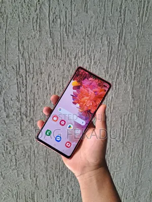 New Samsung Galaxy S20 FE 5G 128 GB Red