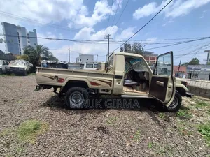 Toyota Land Cruiser 2005 Teal