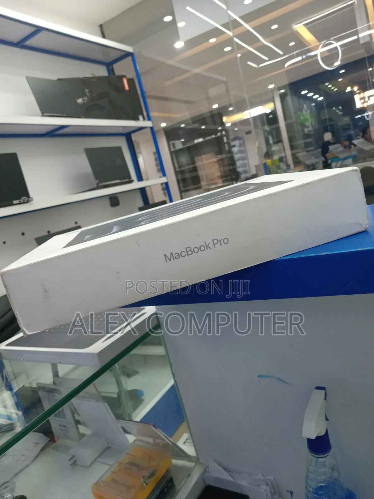 New Laptop Apple MacBook Pro 2024 M4 16GB Apple M4 SSD 512GB