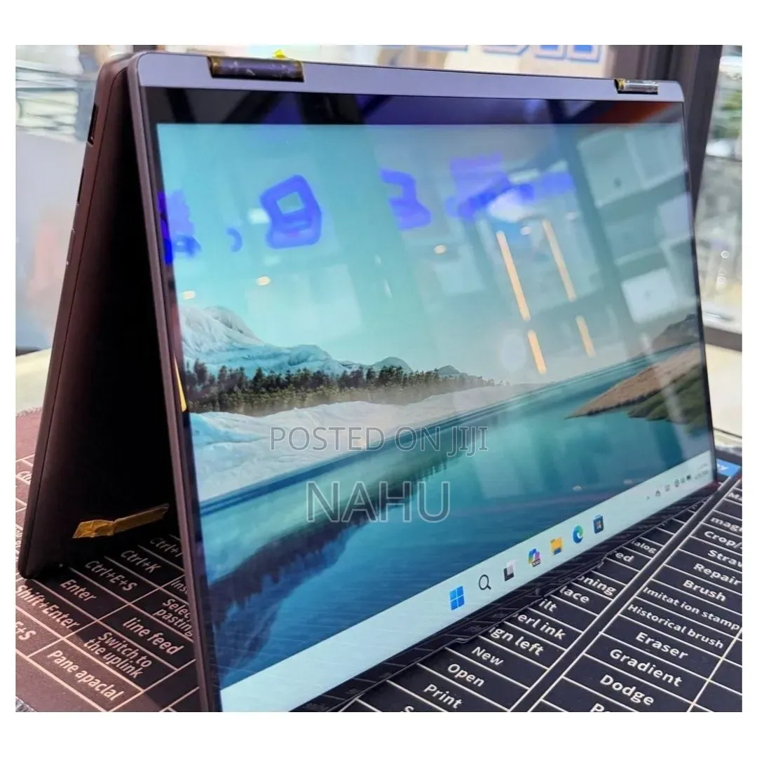 New Laptop Lenovo Yoga 7i 16GB Intel Core Ultra 7 SSD 512GB