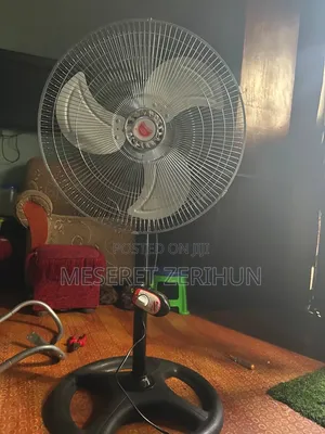 ራሱን ችሎ መቆም የሚችል Fan